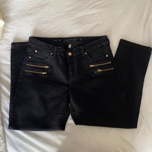 JENNIFER LOPEZ Black Capris women’s size 12